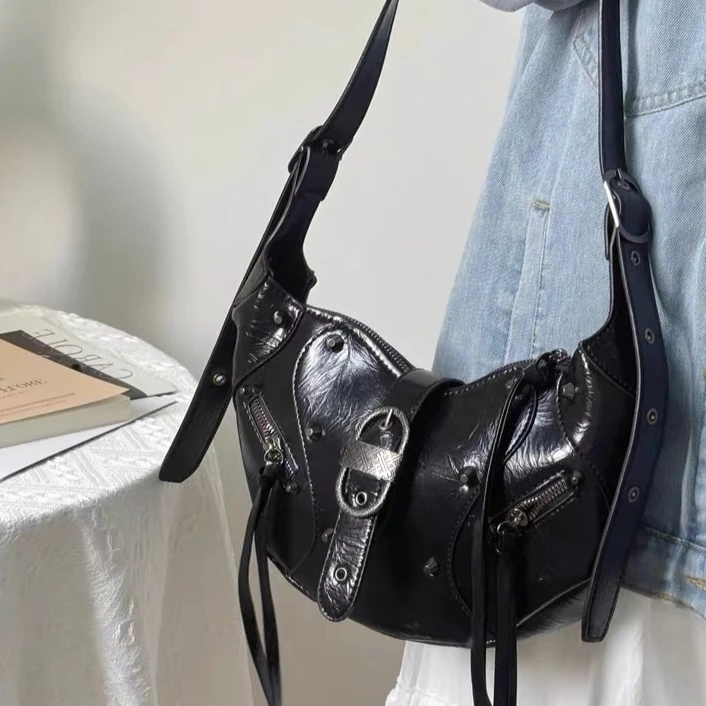 

Новая модная мотоциклетная сумка Y2k для девочек с заклепками и крутыми крутыми кронштейнами, универсальная сумка через плечо на одно плечо