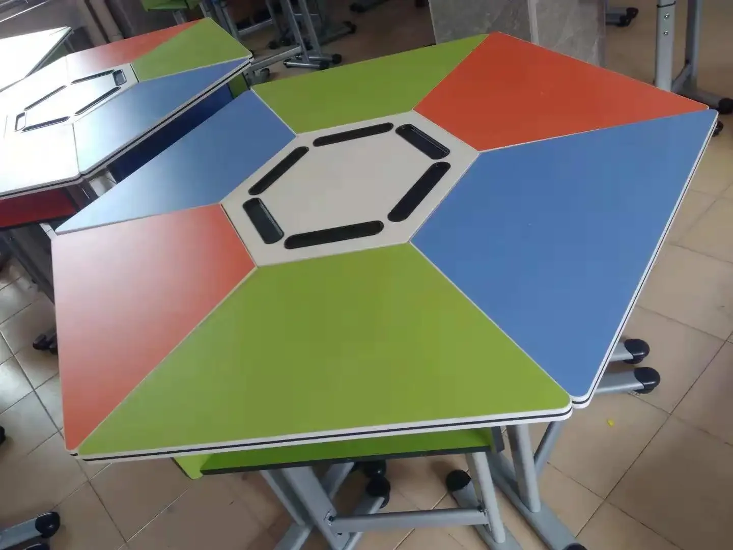 New Design  University School Furniture Combination Desk Classroom Furniture Student Adjustable Tables and Chairs  Set