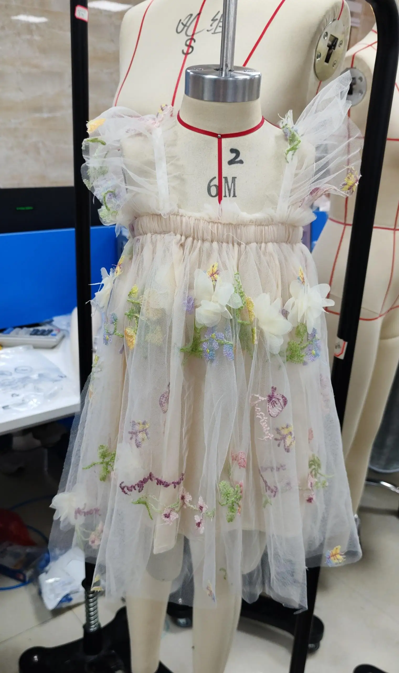 

Платье принцессы для маленьких девочек, тюлевое платье без рукавов с рюшами и квадратным вырезом, праздничное платье для малышей