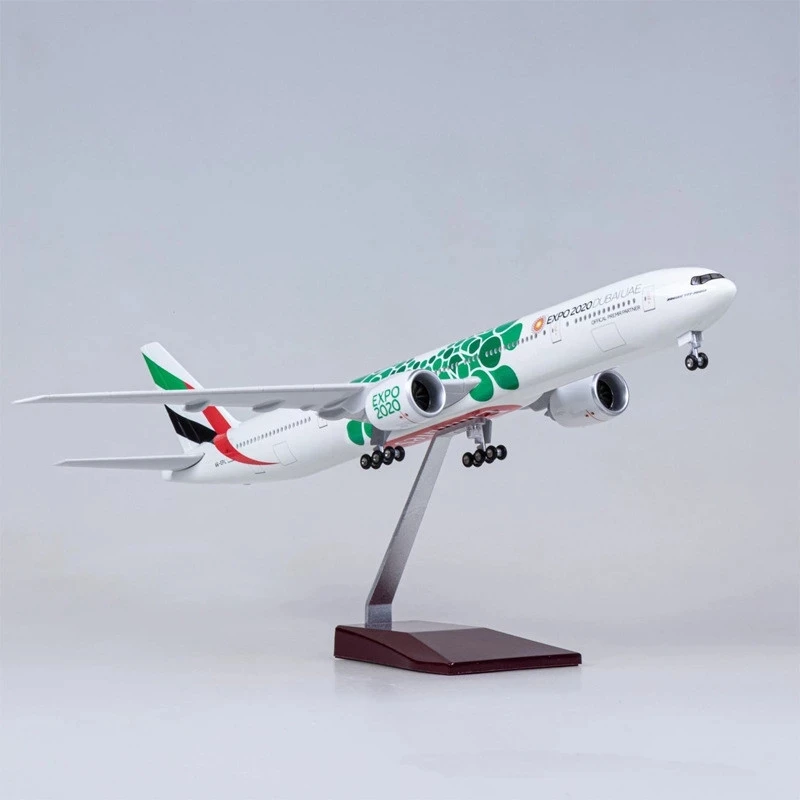 1:157 Scale 47cm Aircraft B777 2020 Emirates Expo Model With Light and Wheel Diecast Resin Airplane Collection Display Gifts