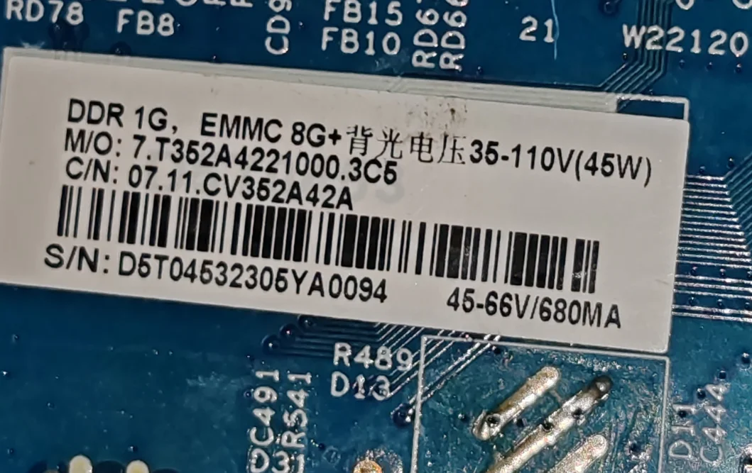 CV352-A42 スリーインワン LED TV マザーボード、よくテスト済み、1G+8G 45--110v 45W の物理写真