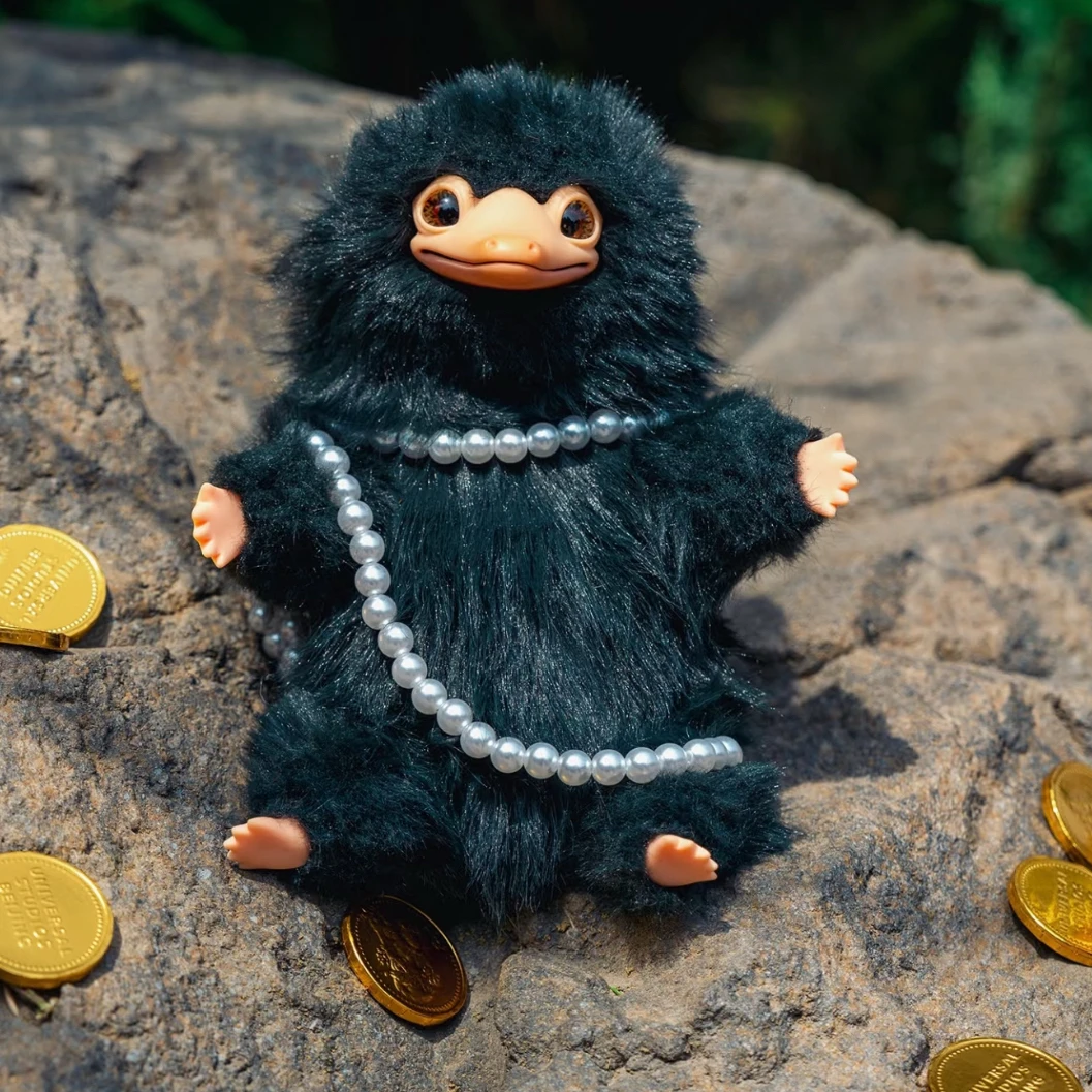 

Original Universal Studios Beijing Fantastic Beasts Niffler Pearl Necklace-Themed Black Plush Toy Doll