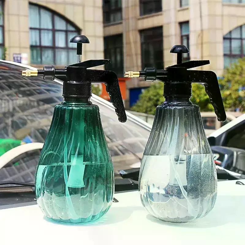 1Pcs 1500ML Handheld Pressurized  Spray Bottle 1500ML Car Washing Pressure Spray Pot Auto Clean Pump Sprayer Gardening Tools