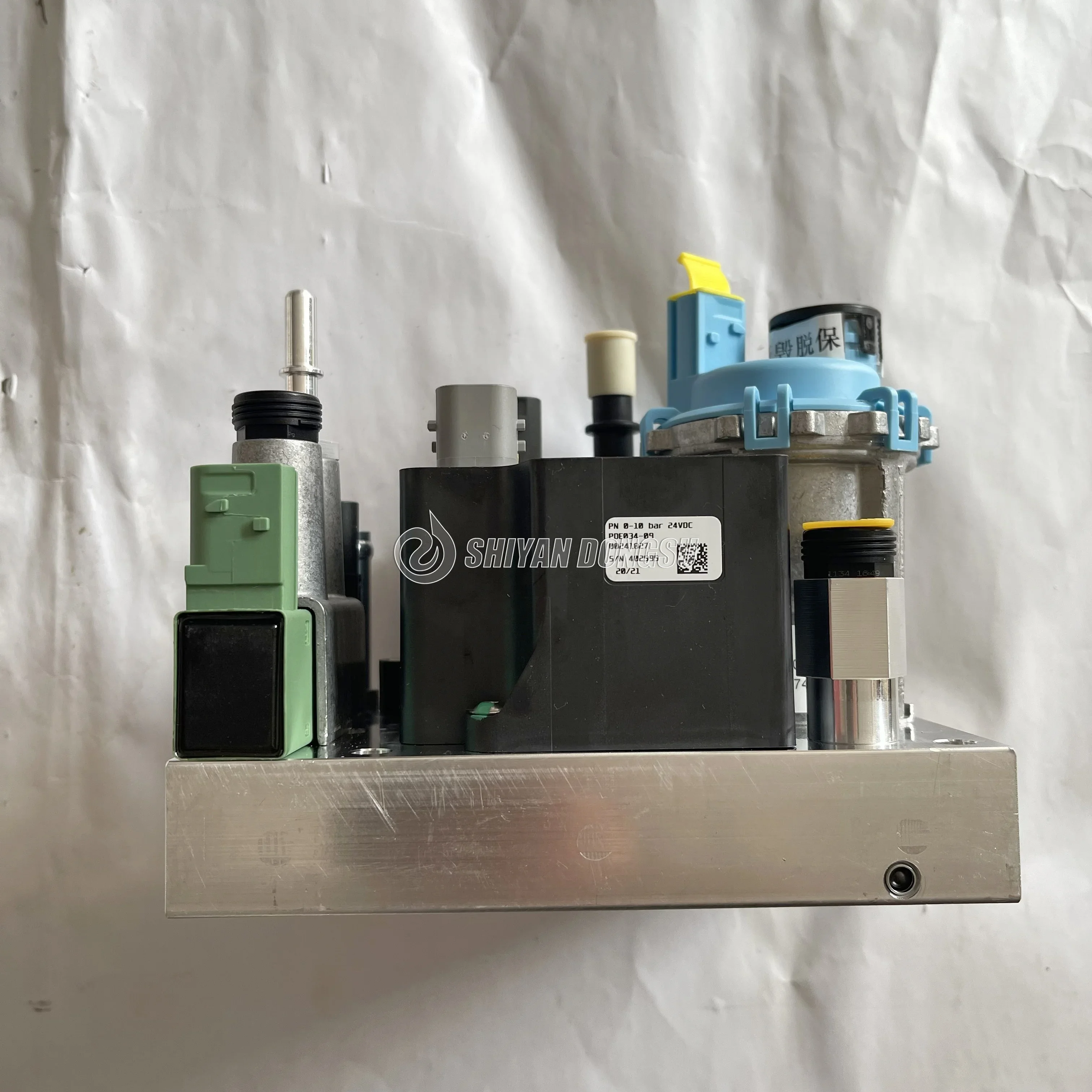 Original 24v SCR dosing adblue Pump module P1205710 PDE034-09 00241827 3 Pins FH4 23387865 85022215