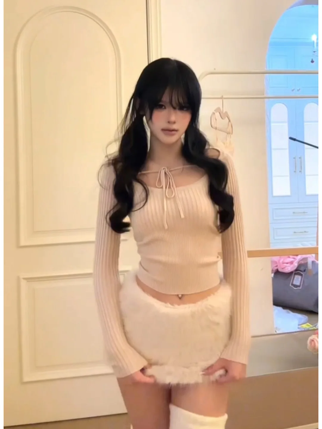 

Korean Style Pure Desire U-Neck Tie Short Knitted Sweater Women 2026 New Spring Waist Cinching Slimming Sexy Gentle Top