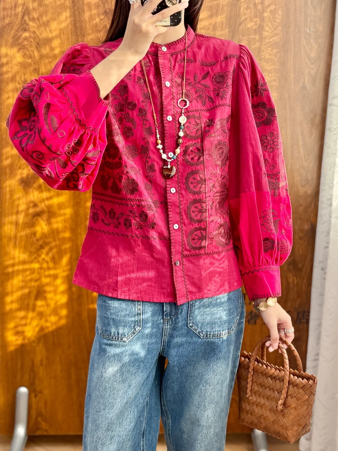 

Женский топ премиум-качества из чистого хлопка с вышивкой, круглым вырезом, длинными рукавами во французском стиле, свободного кроя, весна 2026