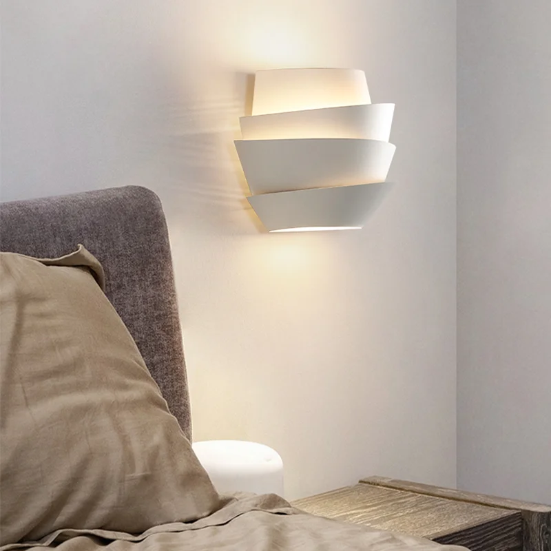 Imagem -02 - Lâmpada de Parede de Metal para Quarto Designer Nórdico Luzes Led de Cabeceira Corredor Simples Arandelas Decorativas Criativas Branco