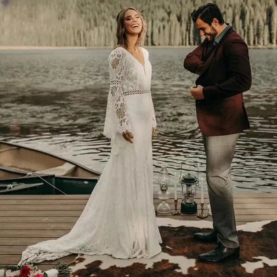 Nuevo vestido de novia de encaje de sirena etéreo para novia con cola de corte con cuello en V y dobladillo de trompeta personalizado