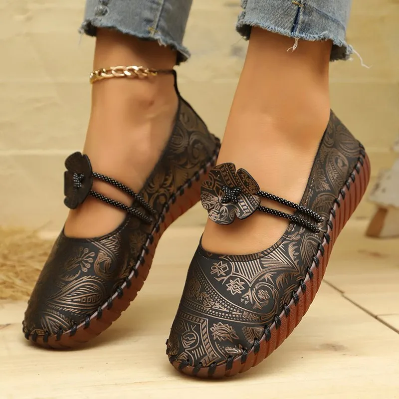 Moda 2026 Sneakers da donna Designer Mocassini ricamati di lusso Comode sneakers di marca Scarpe da donna poco profonde per le donne