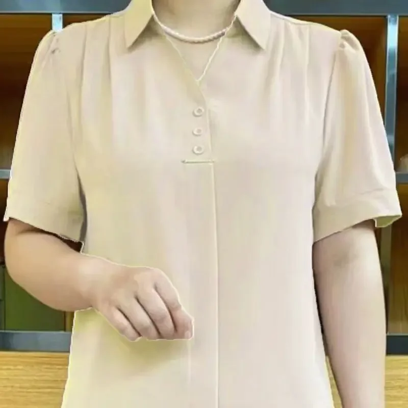 Chemise d'été haut de gamme pour mère d'âge moyen, nouvelle chemise à manches courtes, couleur unie, à la mode, 40 à 50 ans, haut tendance