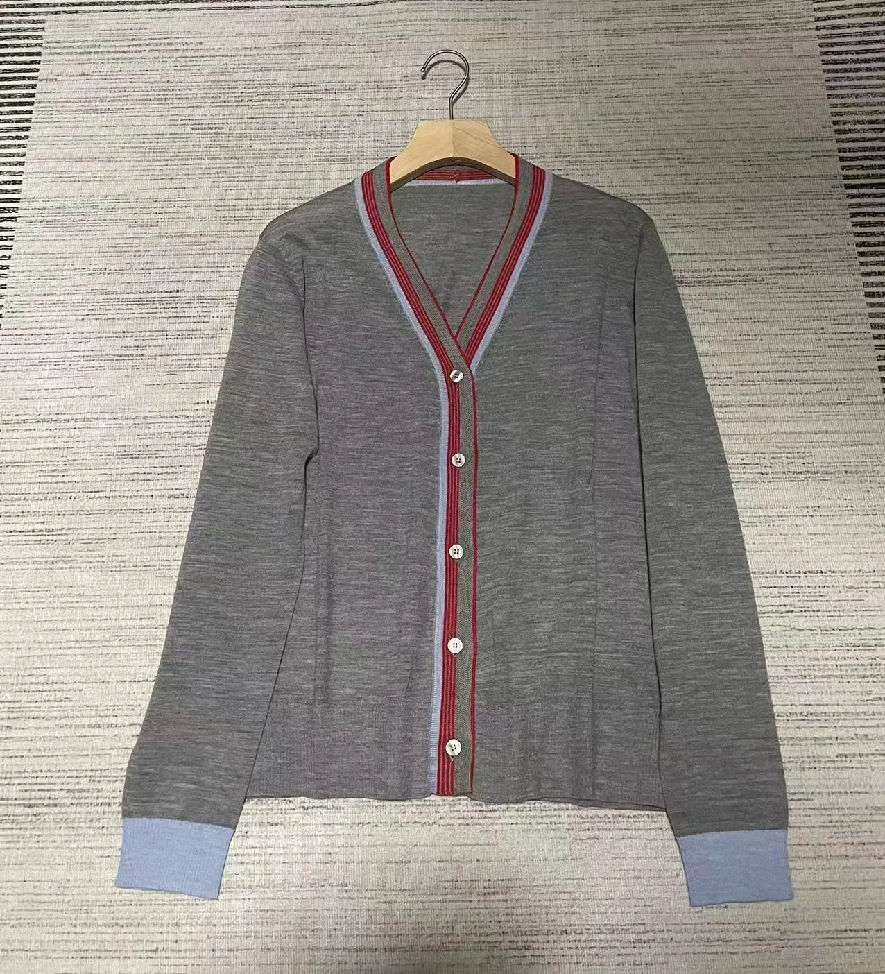 Cardigan de seda feminino com botão frontal, cardigã, decote em v, contraste, jaqueta viajante, início da primavera, novo, L P, 2024