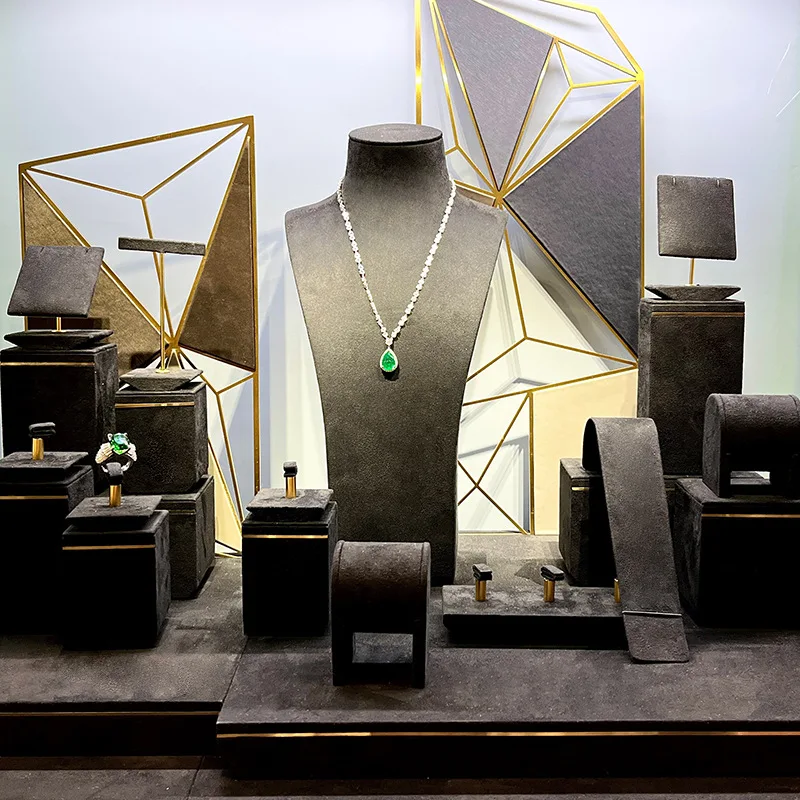 Black high-end velvet jewelry display cabinet, display props, diamond colored treasure glass cabinet, big-name style jewelry