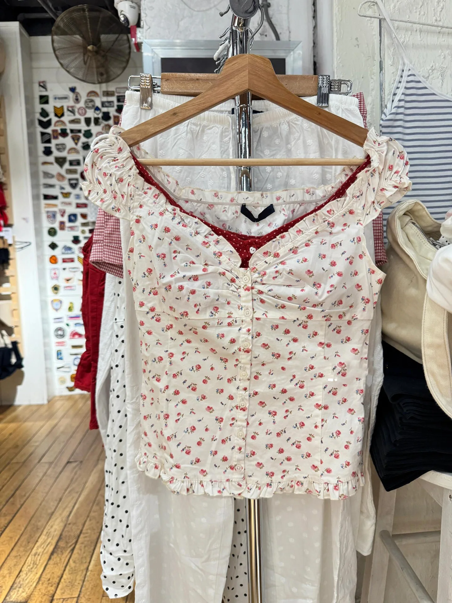 

Red Floral Print Ruffle Blouse T-shirt Women V-neck Single Breasted Puff Sleeve Tshirts Preppy Style Sweet Thin Shirt Summer New