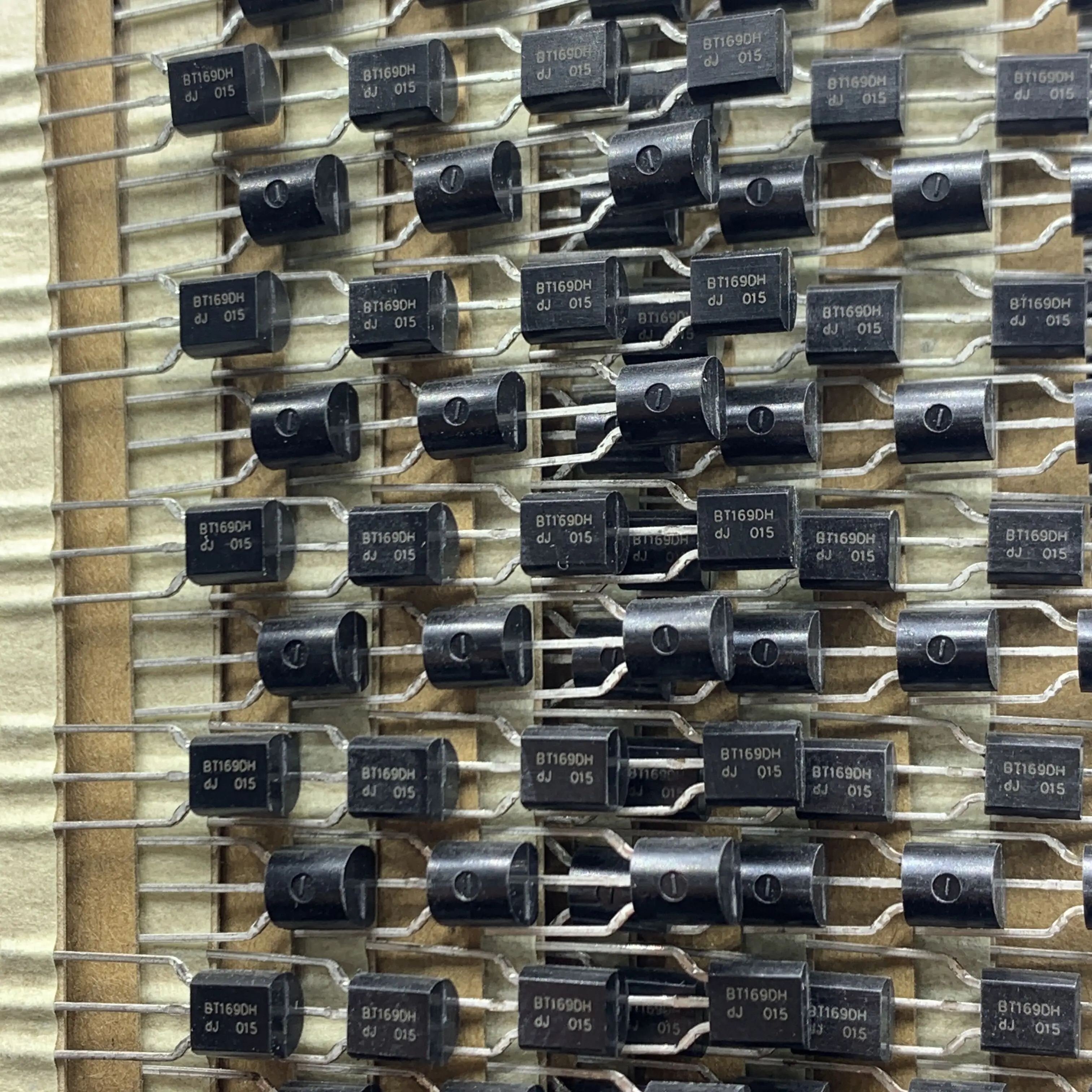 10Pcs/In-Line Thyri…