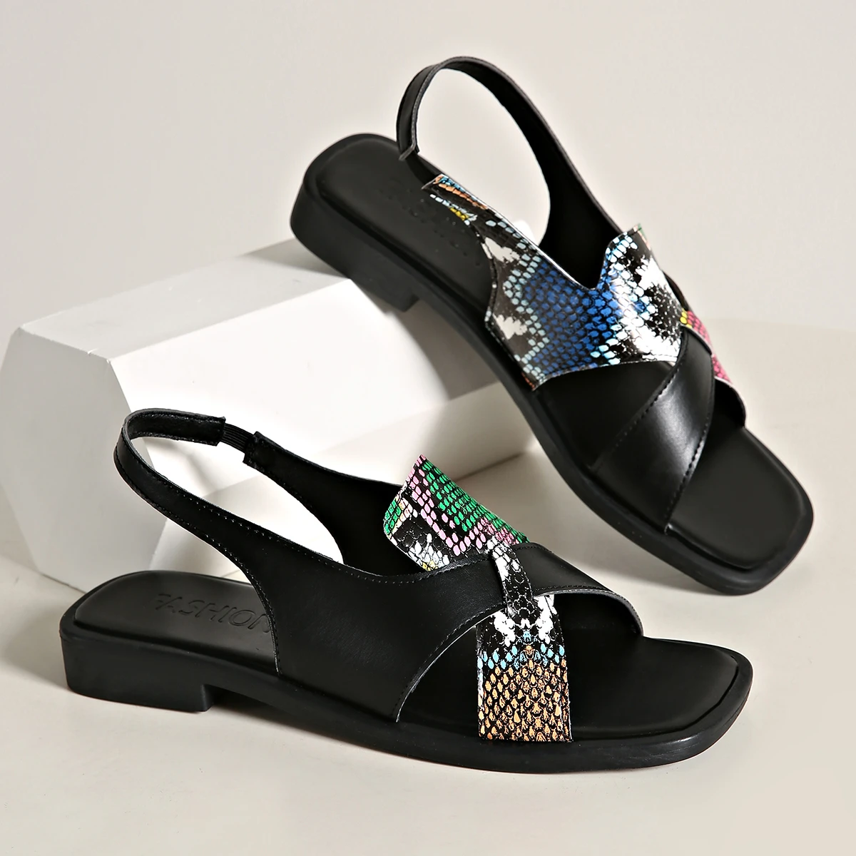 2026 New Women Sandals Summer - Vintage Fashion Design ulasan dan harga