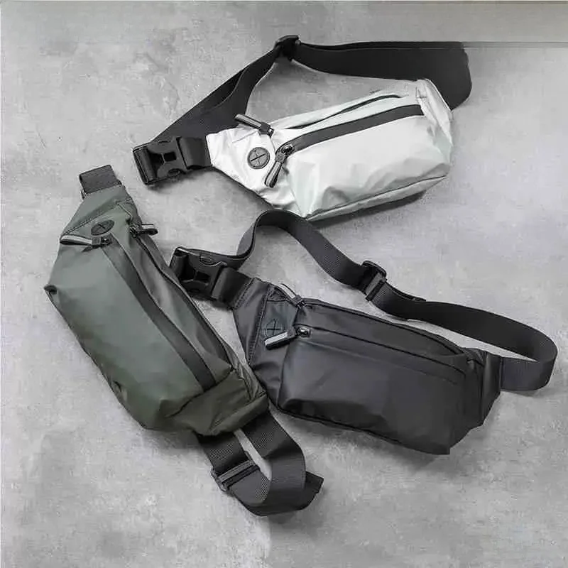 Men's Waterproof Fanny Pack Sports Cycling - usage example