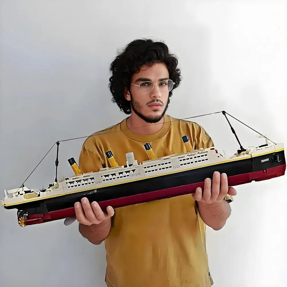 2022 Edition 2022-Piece Titanic Ship Model Kit, STEM 3D Puzzle for Kids & Adults, Collectible Display for Home or Office