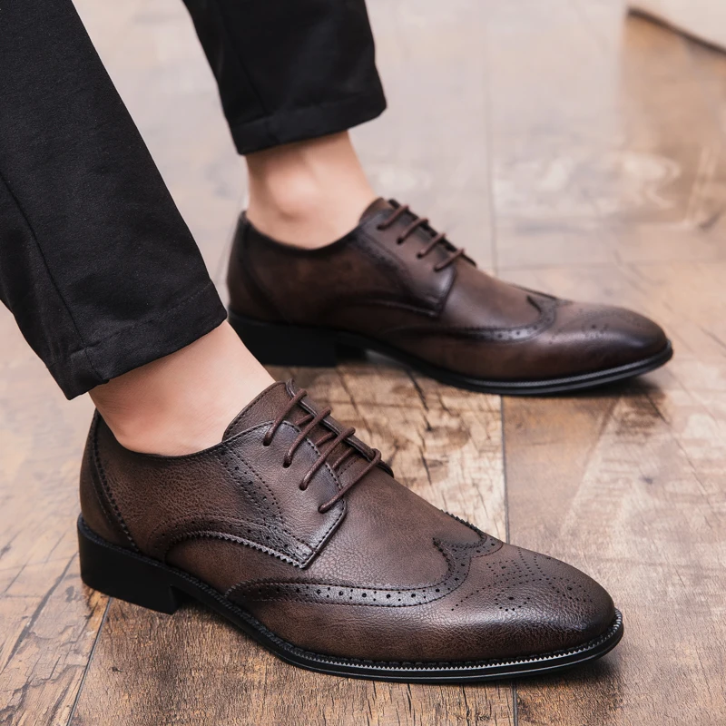 Lace-up Casual Leather Shoes Men's Wedding Carved Brogues Men's Formal Business Pointed Shoes Groom's Leather Shoes