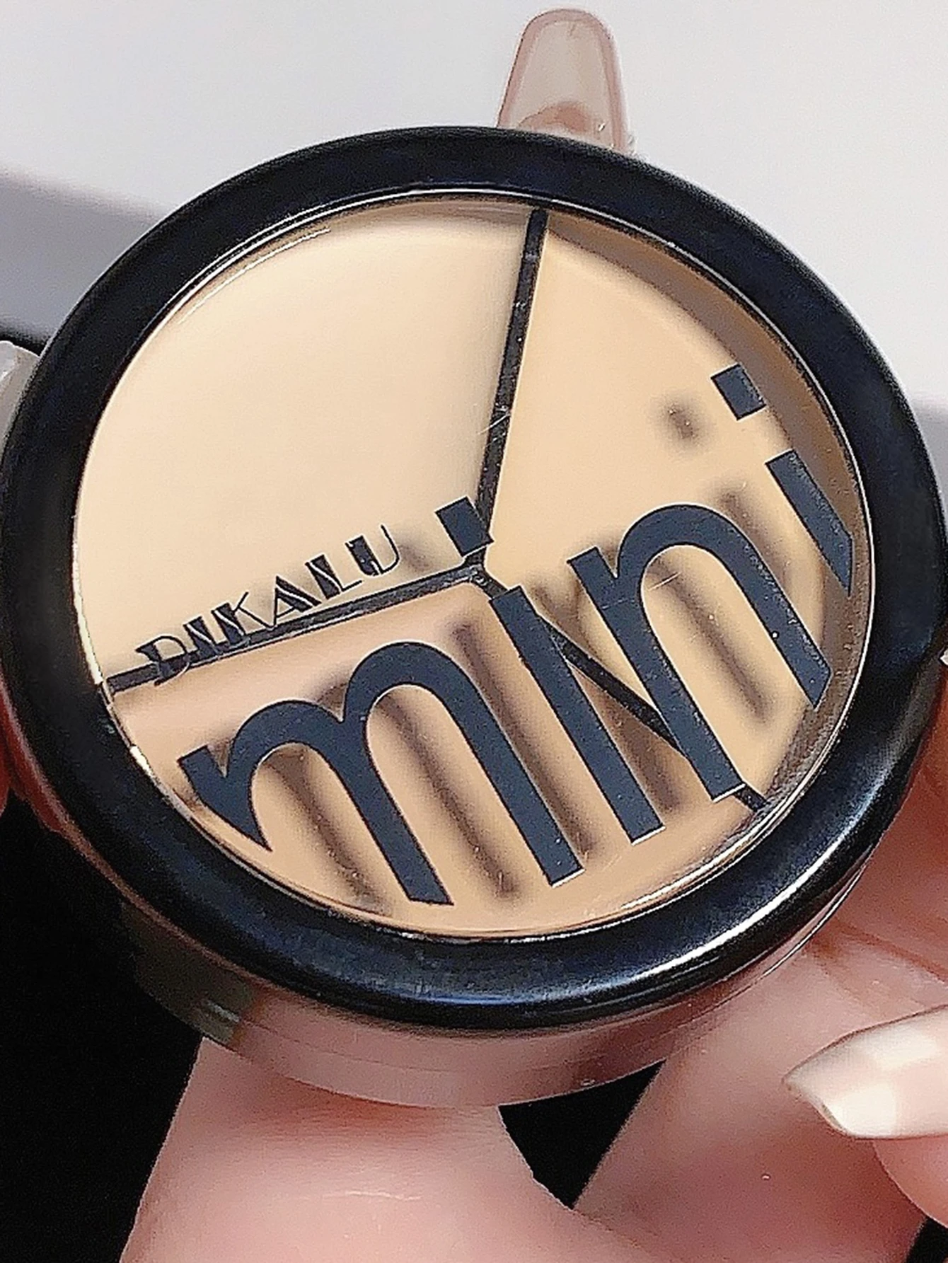 لوحة كونسيلر بثلاثة ألوان تختفي علامات حب الشباب على الوجه، وتخفي المسام ويخفى لون البشرة ويقدم التغطية. #3