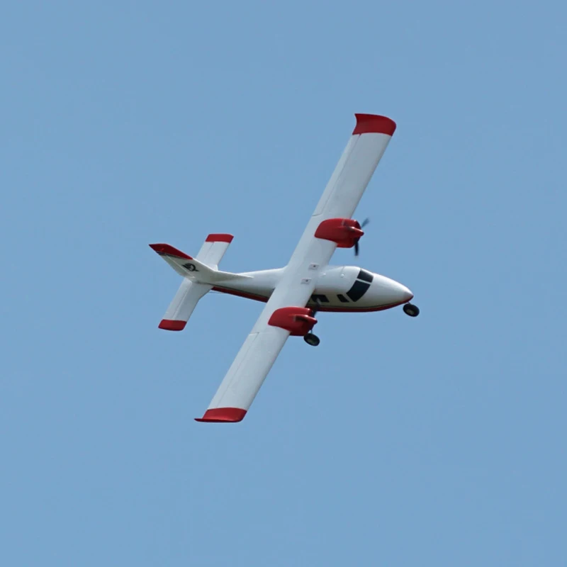 Xfly 850mm P68 PNP RC ダブルエンジン プロペラ トレーニングマシンモデル 屋外組み立て式フォーム リモコン 大人向けおもちゃ