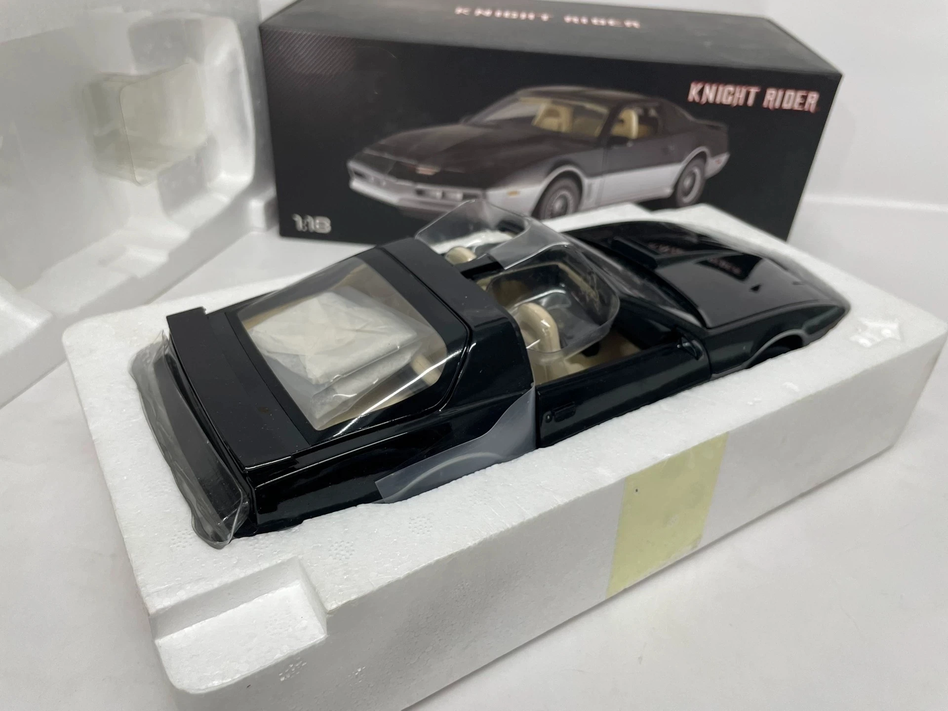 HW Elite 1:18 Knight Rider KARR Simulation Limited Edition All Open Alloy Metal Static Car Model Toy Gift