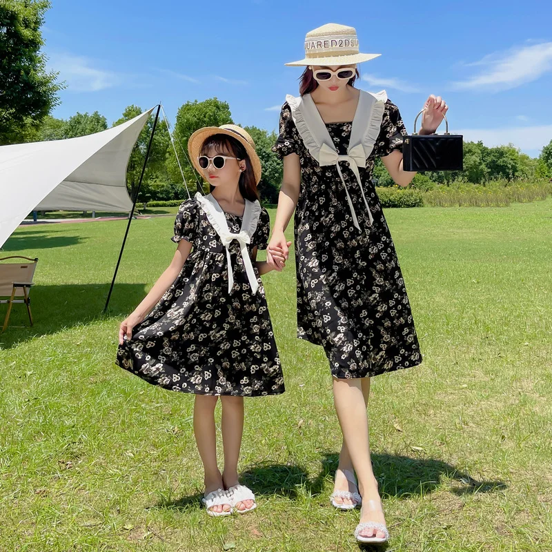 

Mom and Baby Girl Big Collar One Piece Dress Holiday Look Like Mother Like Daughter Black Dresses Fashion Mommy and Me Clothing