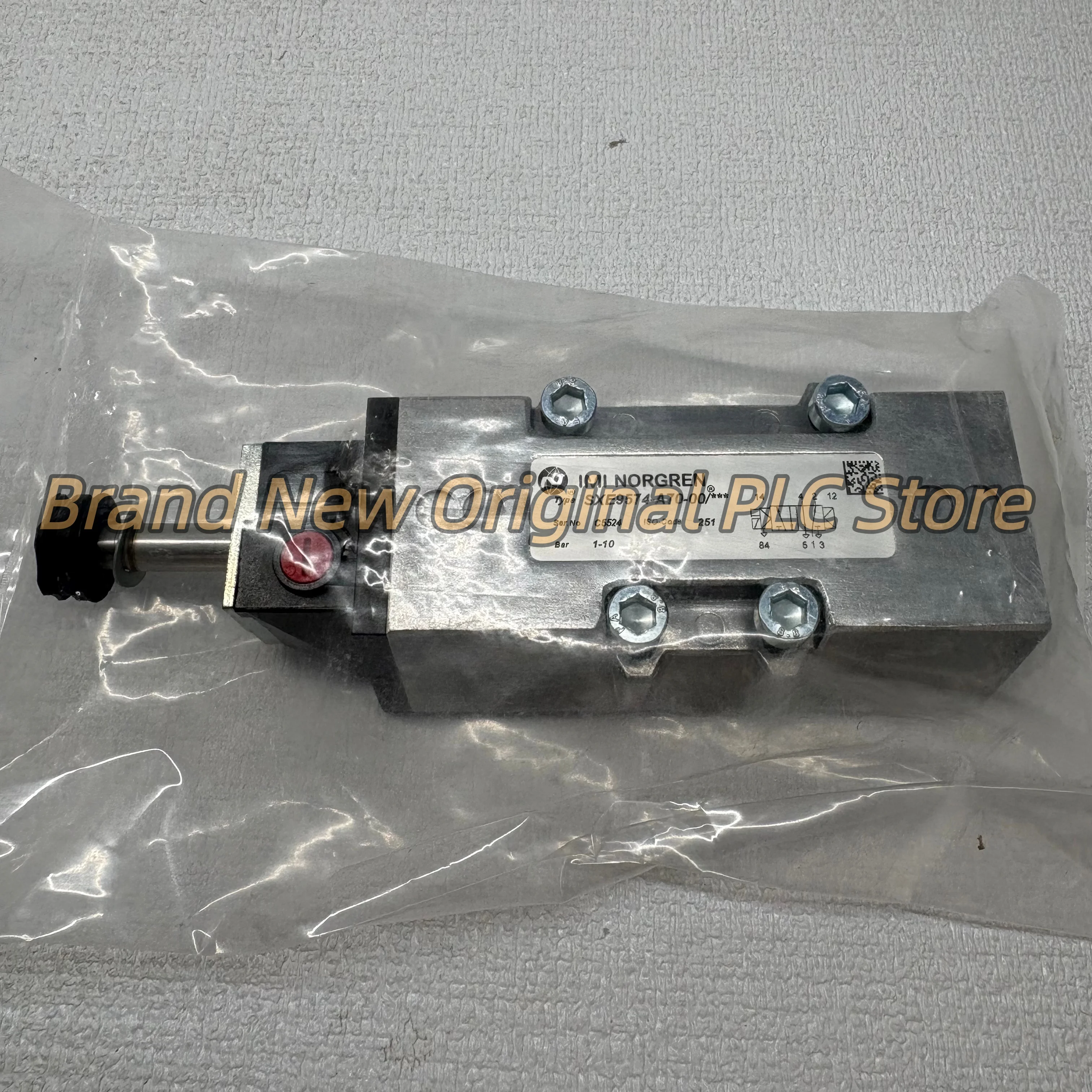 

New in box SXE9574-A70-00 Solenoid valve
