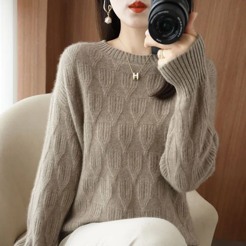 New Autumn and Winter Fashion Versatile Trend Solid Color Round Neck Simple High Grade Temperament Women's Knitted Sheep Sweater