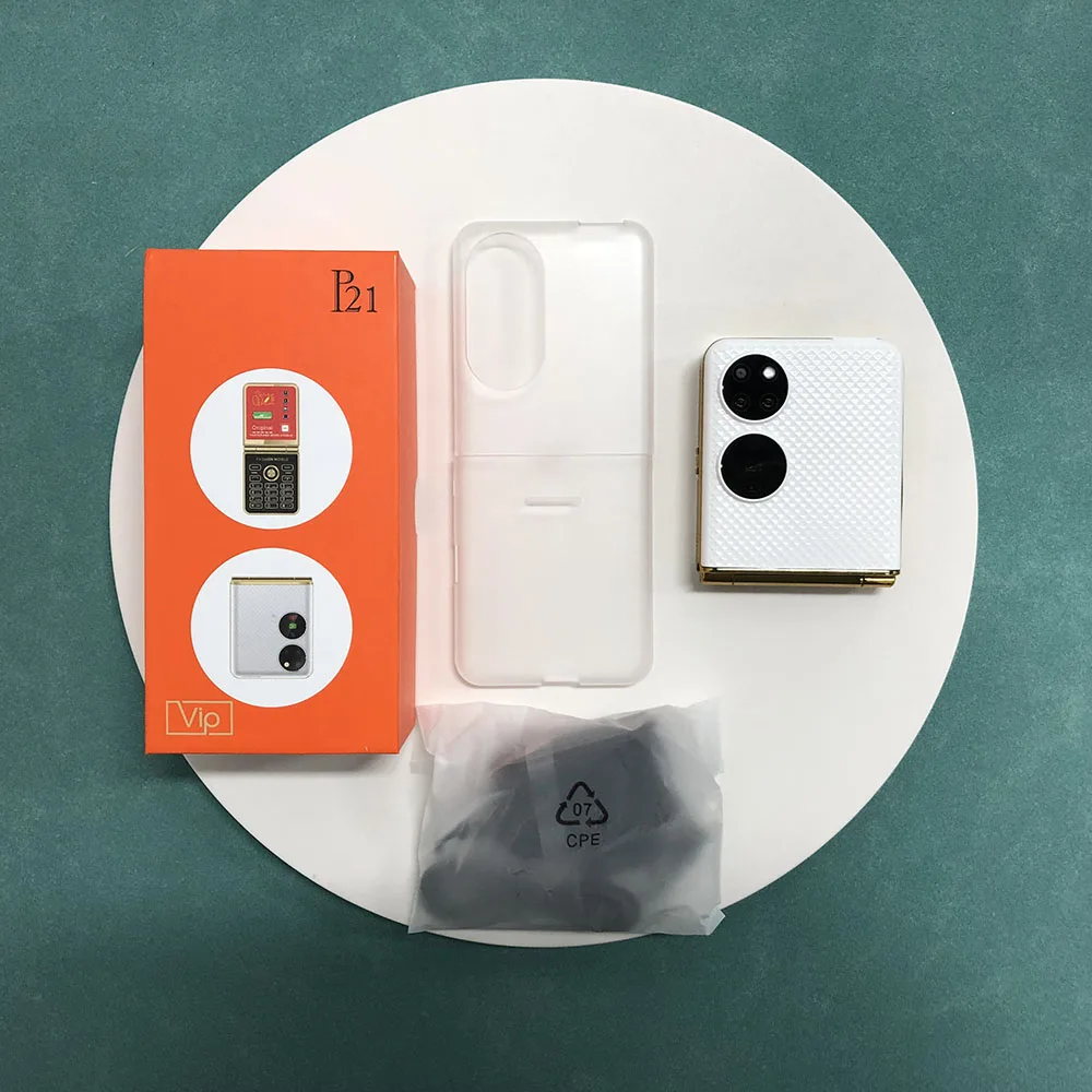 Telefone Flip P21 2.4 Polegadas Quatro Cartões SIM Lanterna LED Voz Mágica Rádio FM Botões Grandes Ultra Fino Telefone Móvel 2G