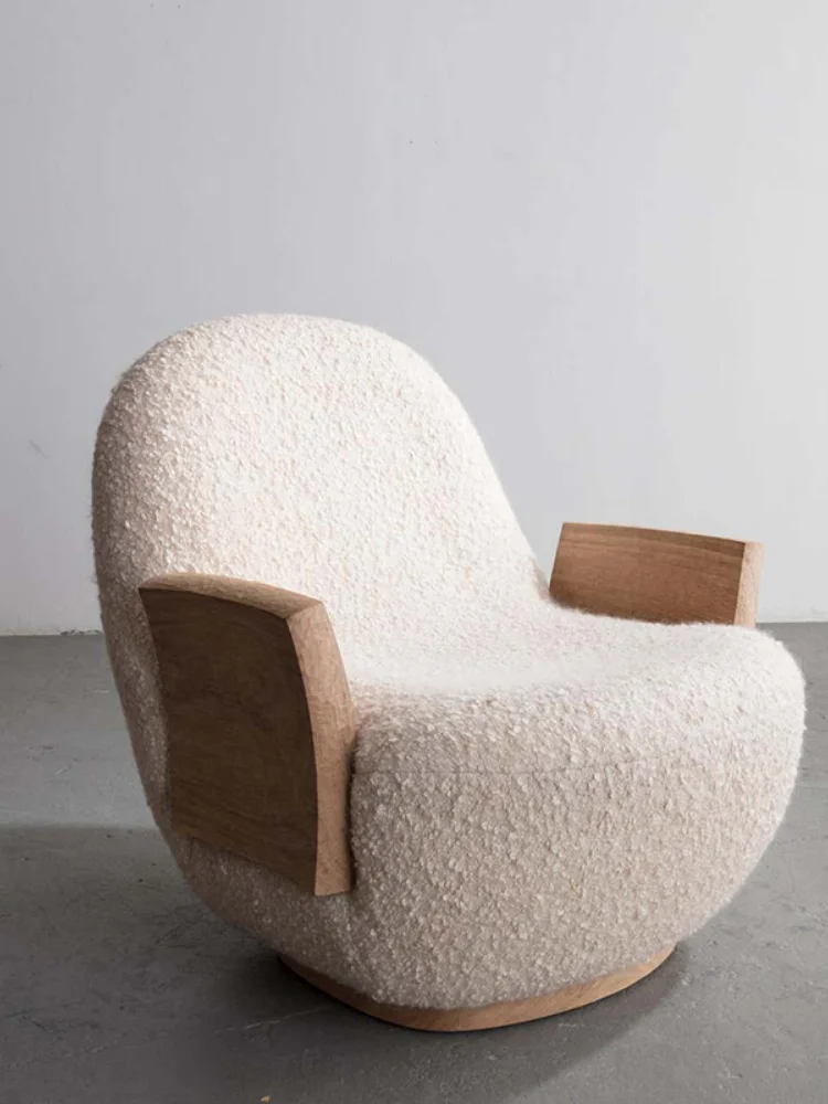 

~Однотонный тканевый диван-кресло, маленькая квартира, гостиная, спальня, балкон, простой скандинавский повседневный стул кремового цвета