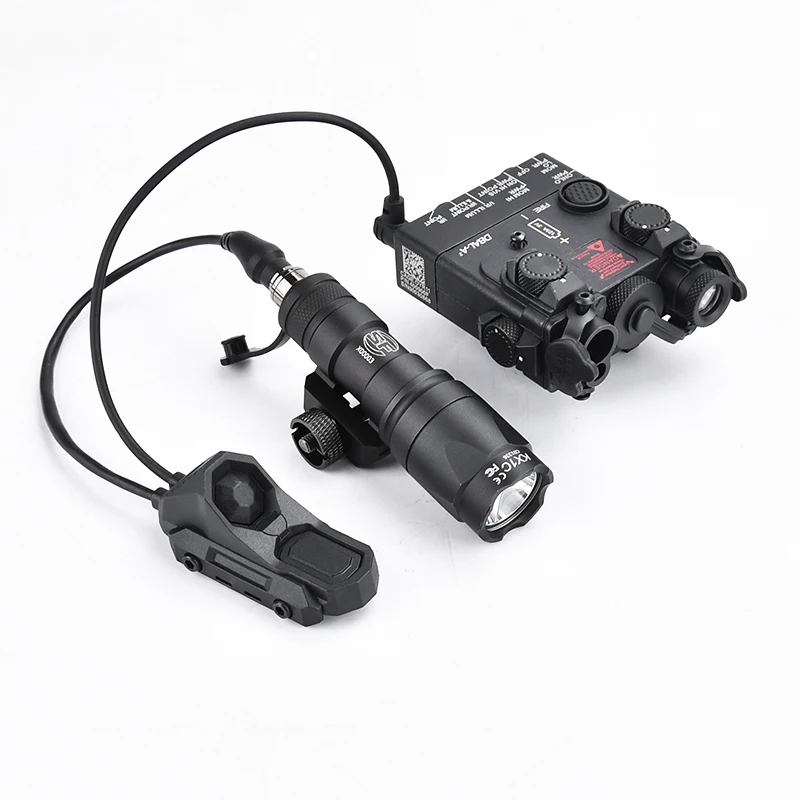 

Лазерный целеуказатель WADSN DBAL A2 (красный/зеленый) с фонарем Surefire M300A/M600C и двойным переключателем AXON для страйкбола и охоты, крепление на планку Пикатинни 20 мм