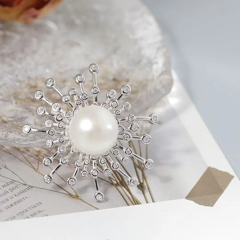

Classic Sun's Rays and Snowflakes Shape Brooch Inlaid Natural Freshwater Pearl Fashion Creative Lady 925 Sterling Silver Brooch