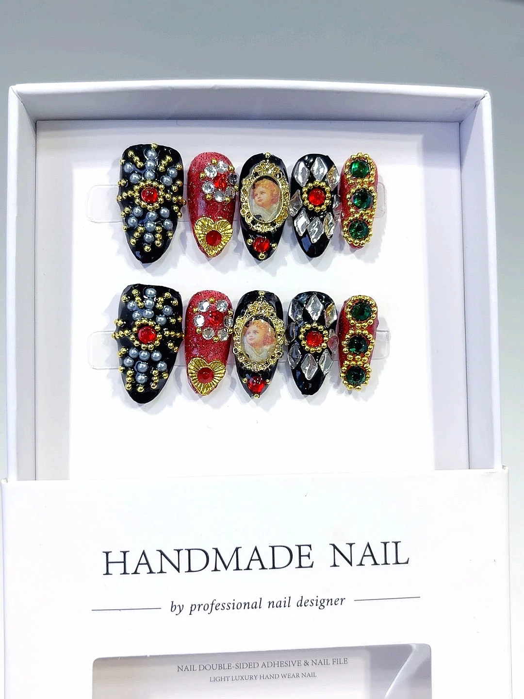 Vintage strass portret amandel pers op nagels (L162)