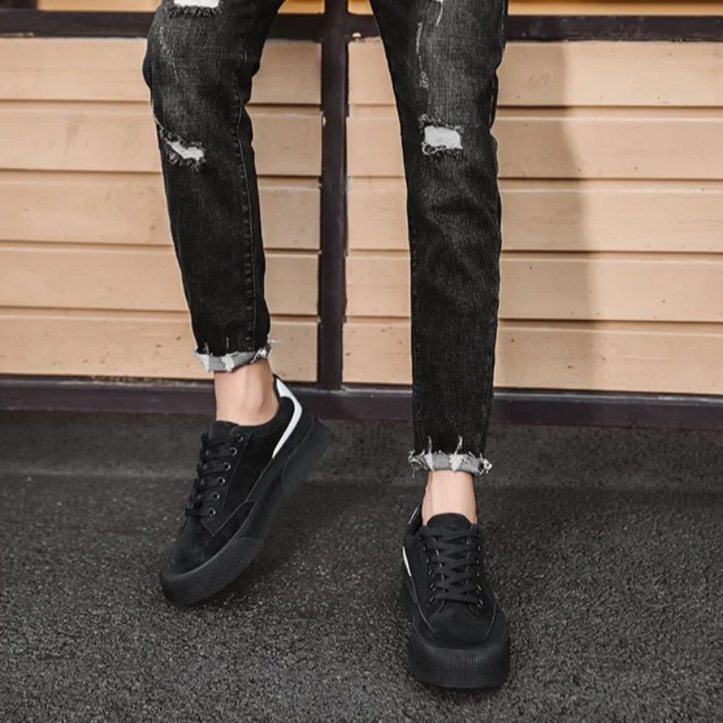 

Прогулочные повседневные тенденции 2025 Вулканизированная обувь для мужчин Спортивные кроссовки для бега Мужские дешевые распродажи Элегантная распродажа Новые дышащие кроссовки