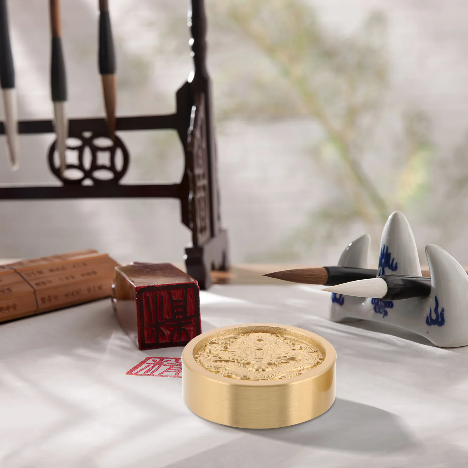 

2Pcs Solid Brass Paperweight Heavy Metal Chinese Calligraphy Practice Tool Round Desk Weight for Art Drawing Pattern Weights