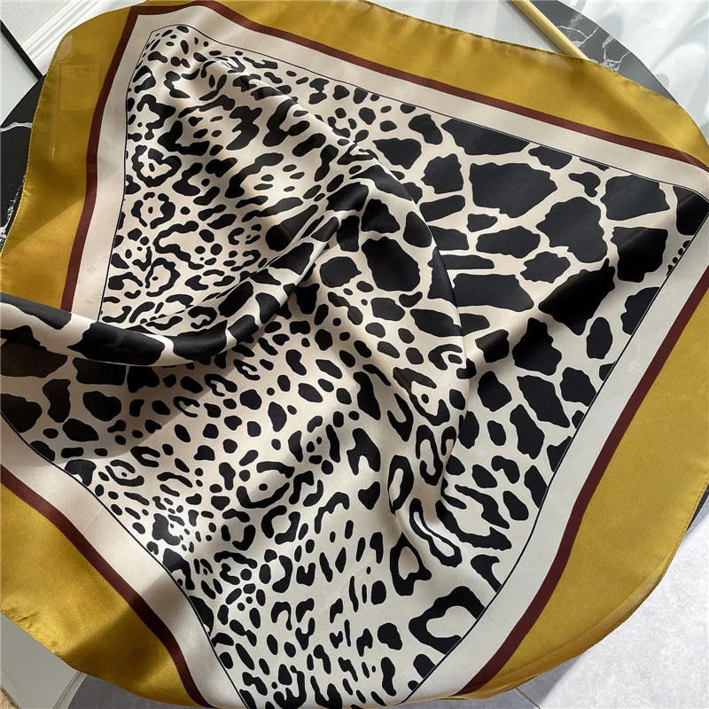 Modischer 70 * 70 cm Schal mit Leopardenmuster für Damen, Frühling/Sommer, weiche Satinränder, quadratisches Bandana, Sonnenschutzschals – Detail 27
