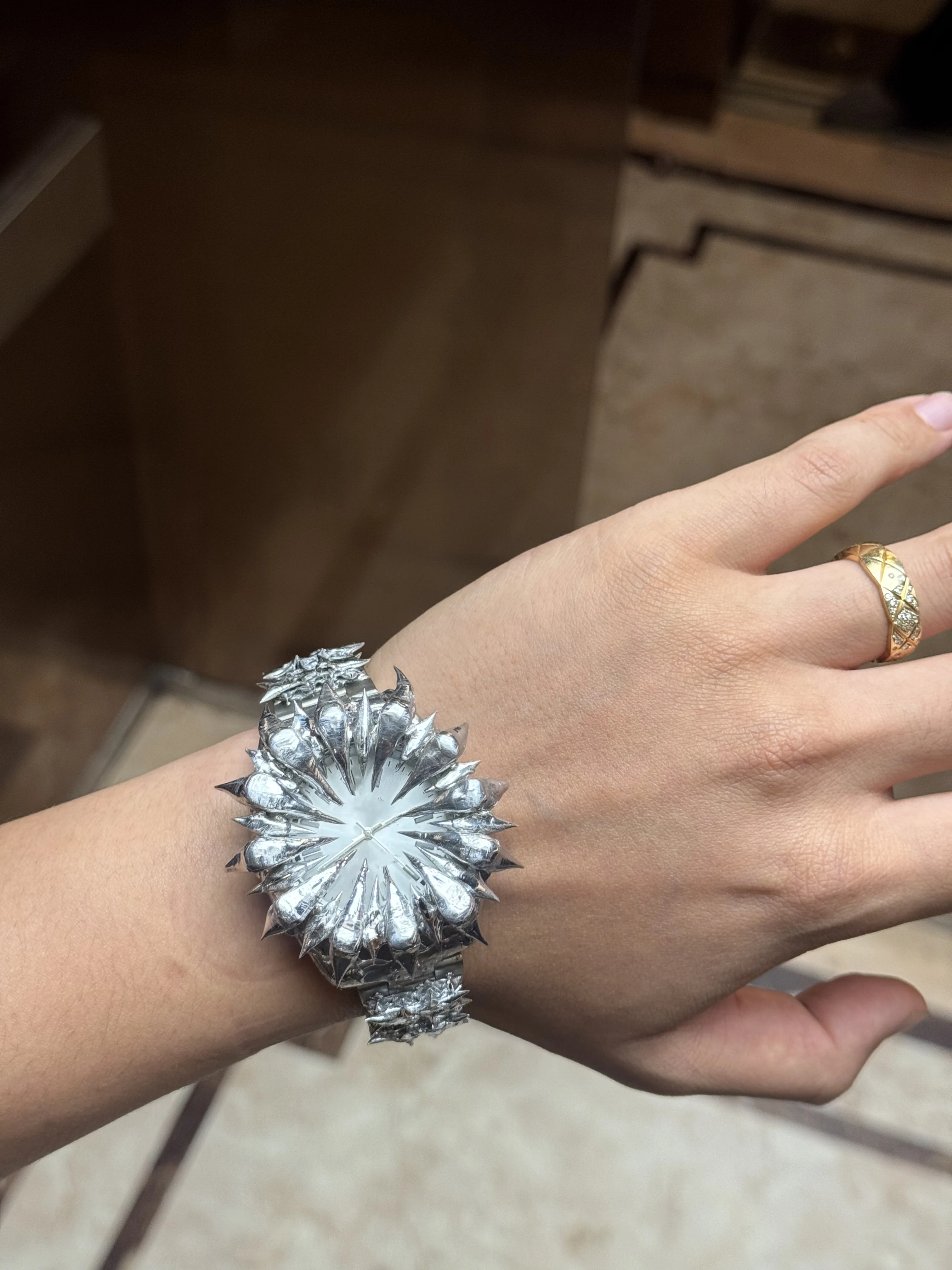 

Оригинальные часы ручной работы в европейском и американском стиле неправильной формы с застежкой-молнией и драковой шкалой, легкая роскошь