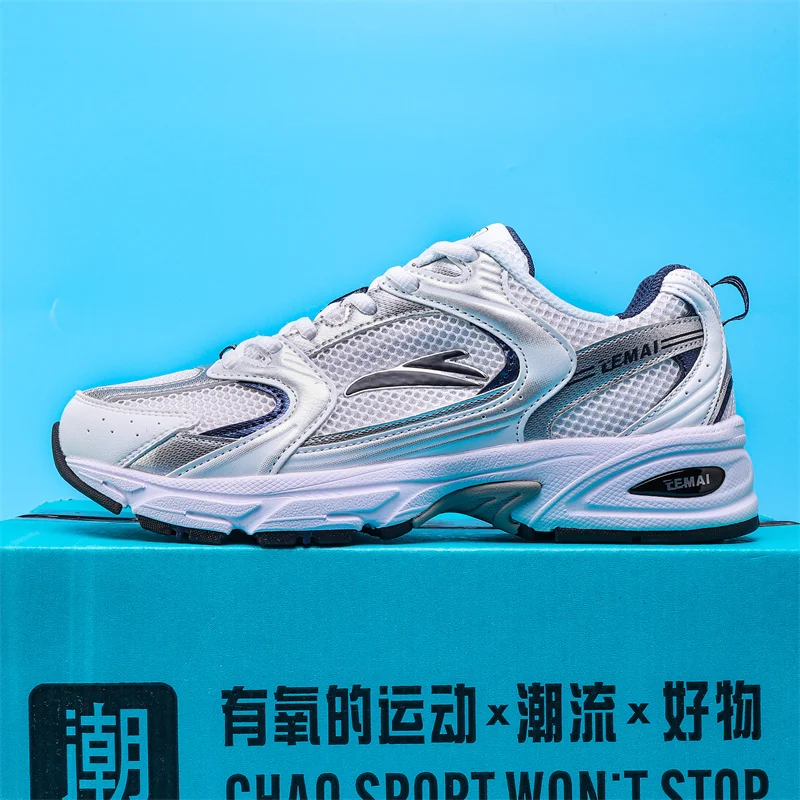 

Pant BootsSmesh — повседневная спортивная обувь на панели, легкая и дышащая, спортивная и повседневная.