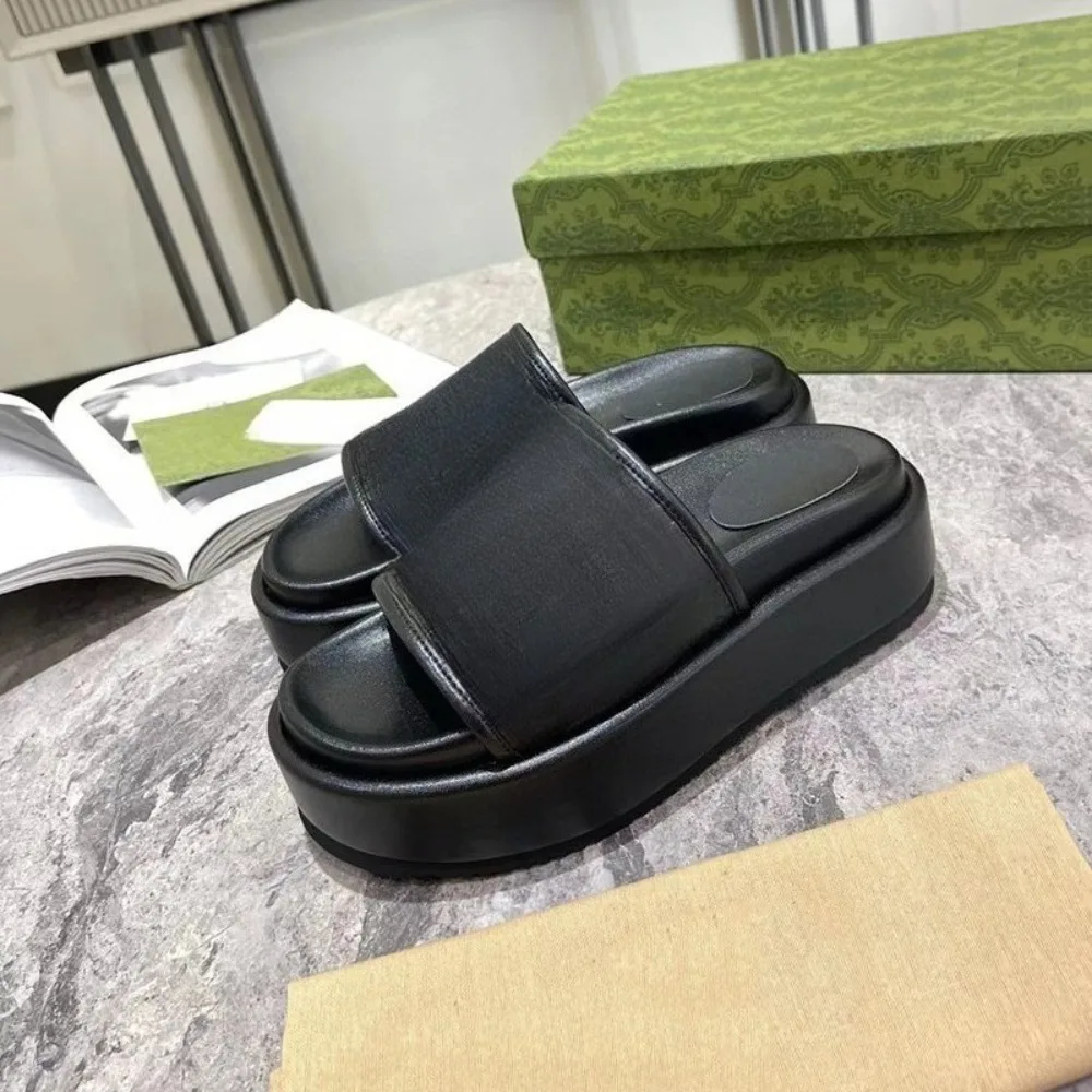 

2026 Spring Summer New Women's Genuine Leather Platform Slides Thick Sole Single Strap Sandals Non-Slip Outdoor Slippers All-Matching Minimalist Luxury Shoes Lightweight Cushion Insole Durable Rubber Sole for Women Girls Pool Beach Party Daily Errands