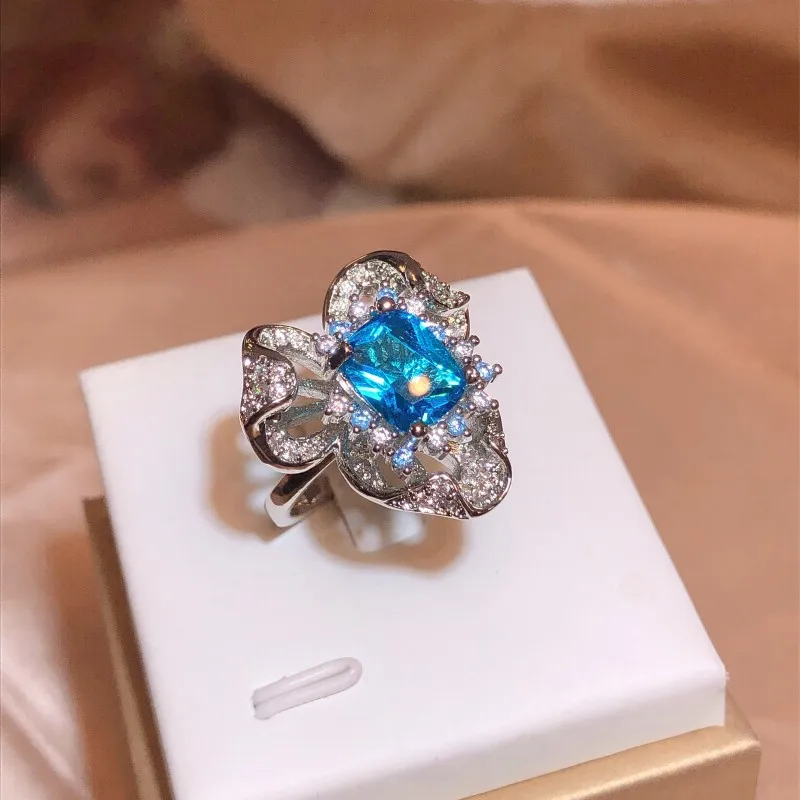 NEW Exaggerated Openwork Couple Ring For Womens Flowers Ocean Blue Topaz Sapphire Square Full Diamond Wedding Gift Jewelry