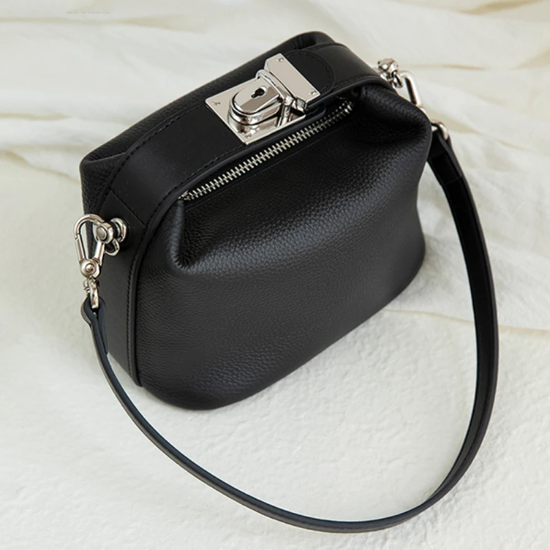 

Genuine Leather Luxury Designer Handbag Women 2025 Trend New High Quality Grain Cowhide Fashion Silver Lock Small Shoulder Bag