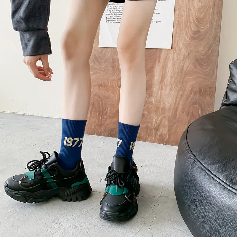 Cotton Socks 1977 Fashion Unisex Male Comfort Sports Sock Spring Solid Color Casual Women Socks Number Sox 2024 New