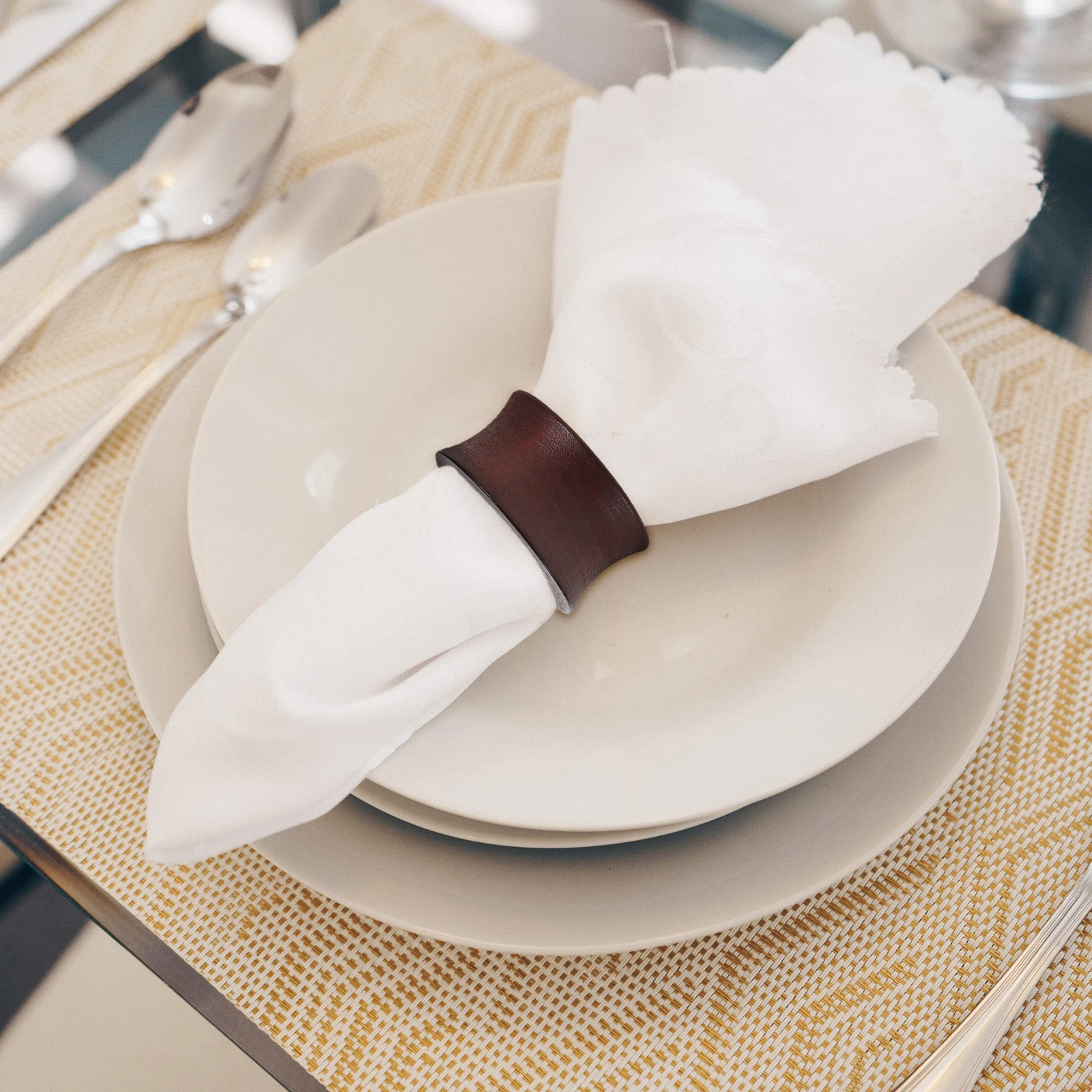 

6pcs Wooden Napkin Rings Simple Elegant Rustic Hardwearing Ideal Hotel Restaurant Table Settings Christmas Holidays Dining