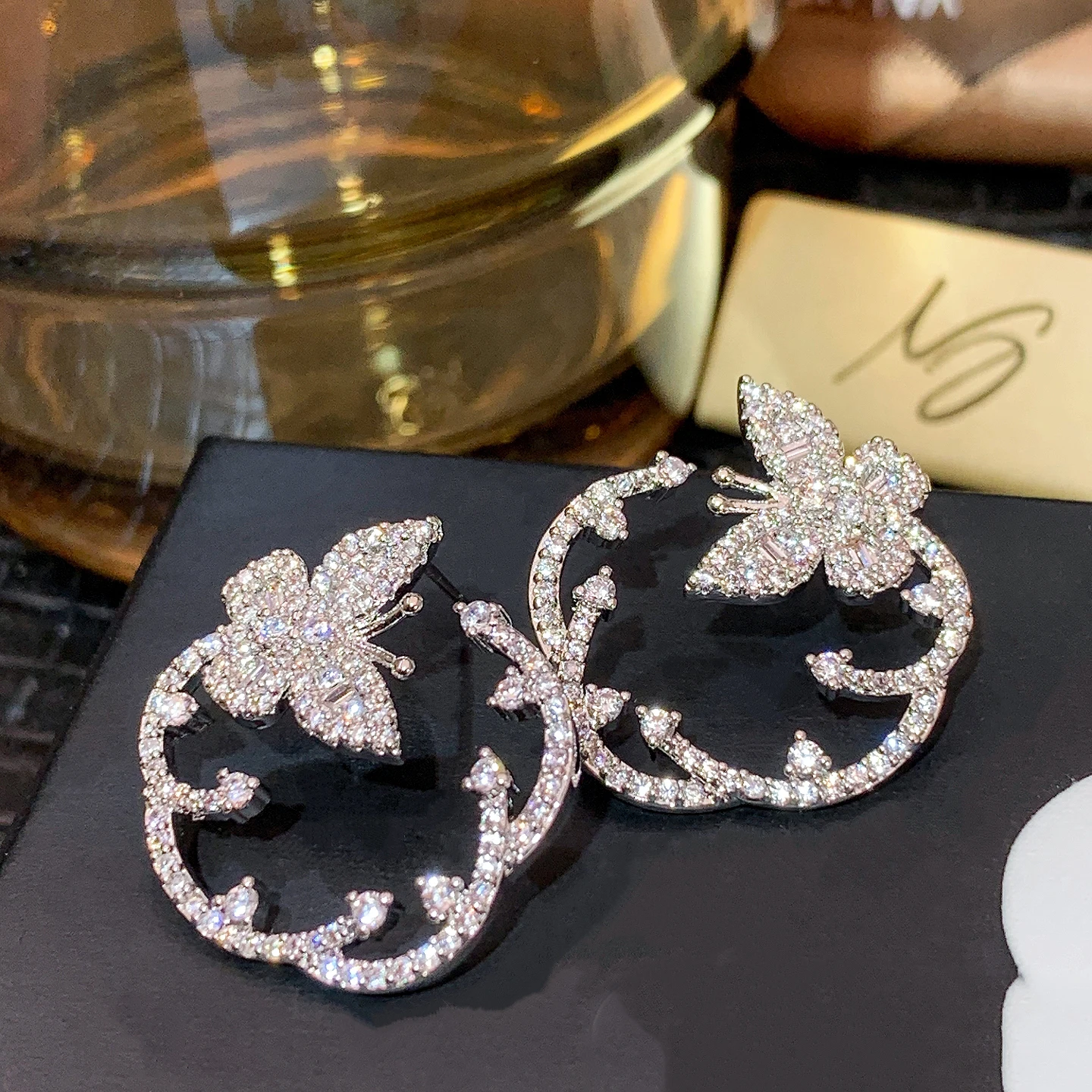 

Fashionable simple butterfly ear studs tender women exquisite sparkling earrings