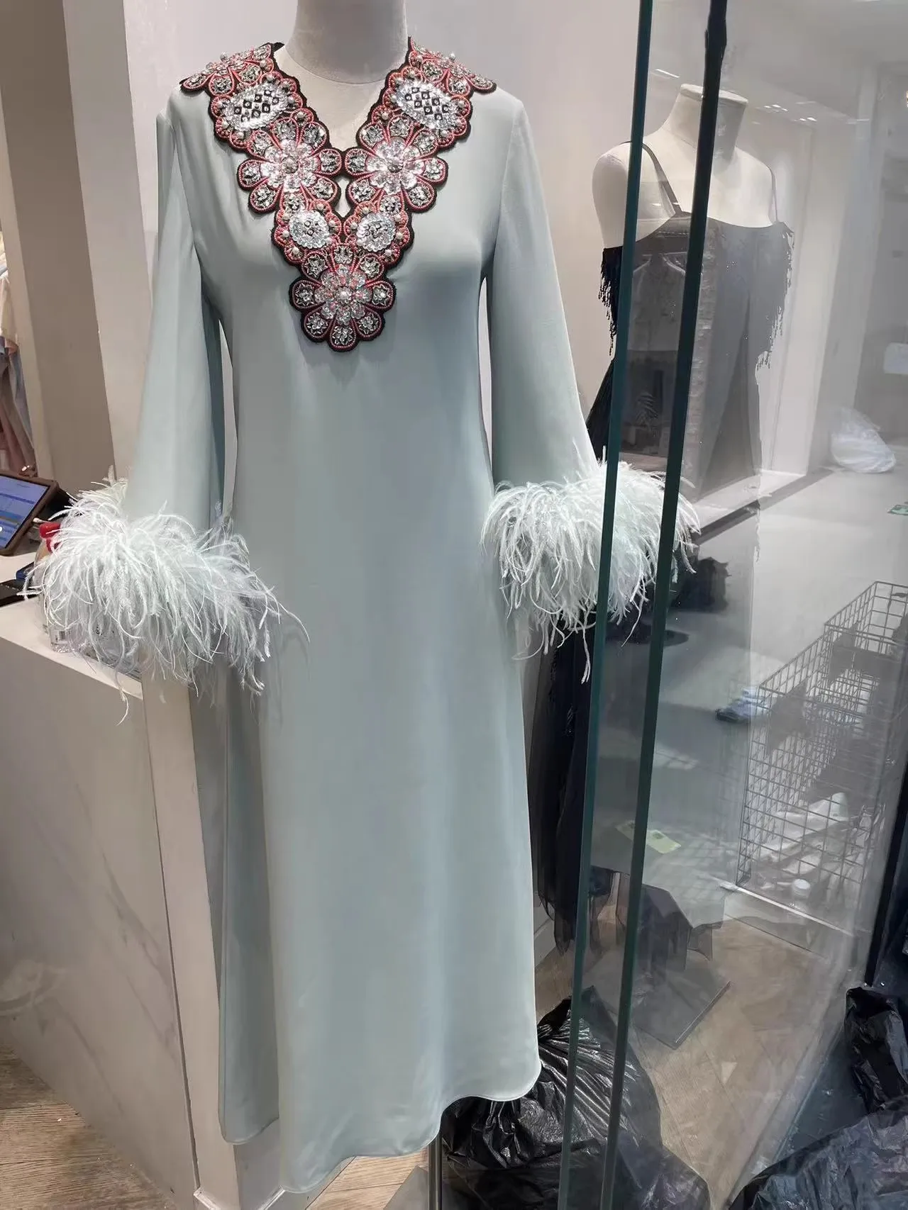 

Top Quality Women Light Blue Heavy-weight Silk Dress V Neck Patchwork Ostrich Feathers Fashion Embroidered Long Evening Dress