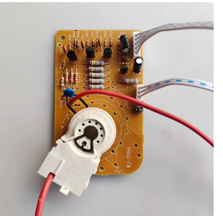 مناسبة للوحة قاعدة تلفزيون CRT مقاس 14-21 بوصة، ووحدة تحكم تلفزيون ملونة رقمية عالية، ولوحة مركزية للتلفزيون