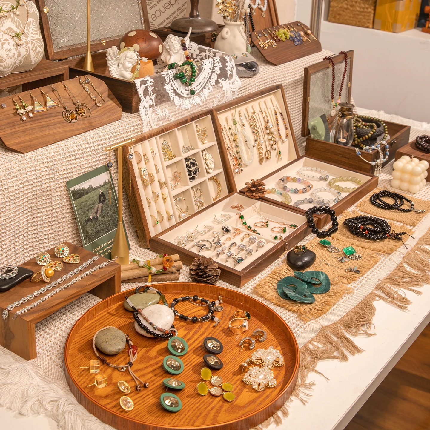 

Portable Jewelry Display Case with Handles Velvet Tray Set for Market Fair Booth Travel Organizer for Rings Earrings