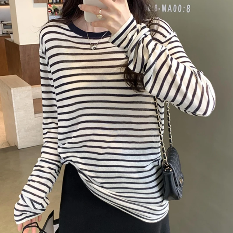 

Spring Summer Vintage Striped Women's T-shirts 2025 New Long Sleeve O-neck Casual Loose Korean Bottom Tops Female