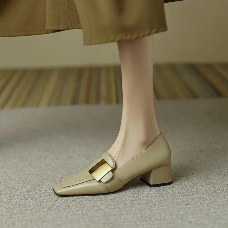 

2025 New Retro Square Head Thick Heel Middle Heel Metal Square Buckle Loafers Fad Leather Casual Light Office Ladies Social Shoe