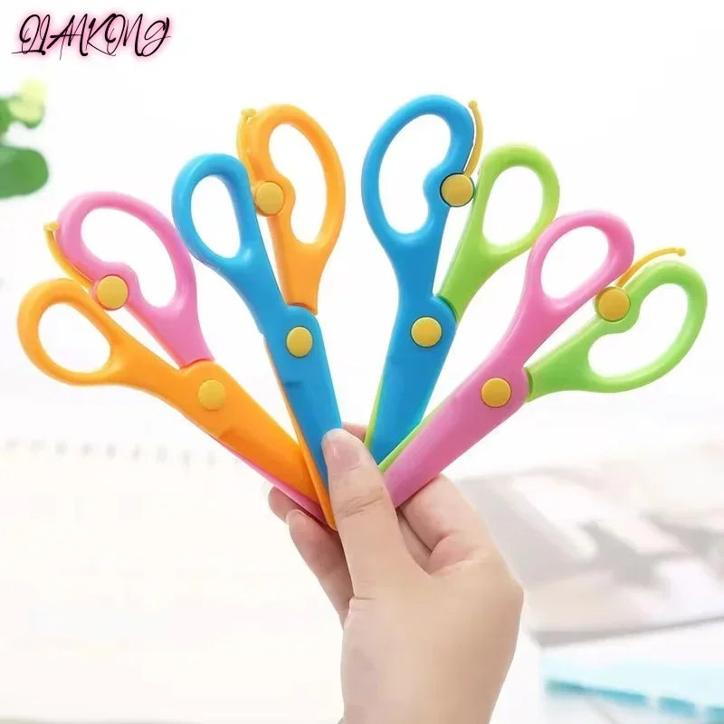 New 1 Pcs 135mm Mini Safety Round Head Plastic Scissors Student Kids Paper Cutting Minions Supplies for Kindergarten School